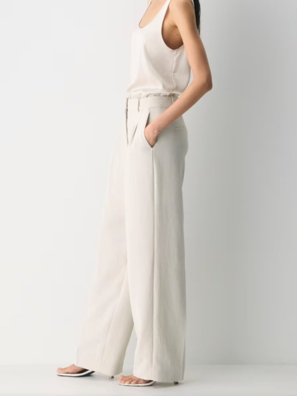 Aritzia Effortless Pant in Light Birch (Size 6) - Picture 2 of 4